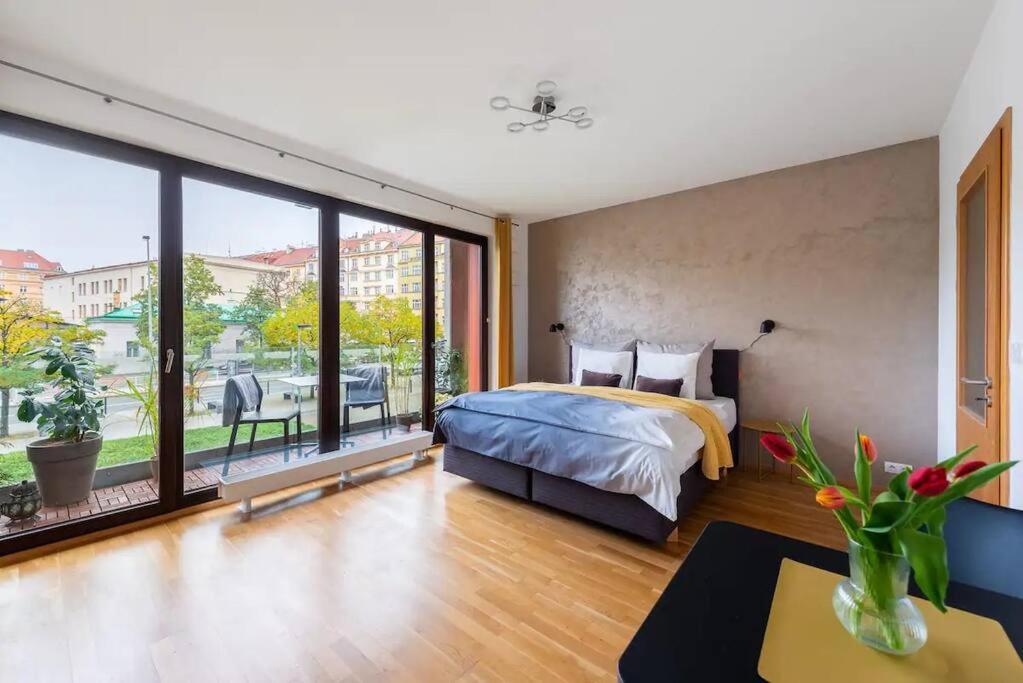 Appartement W/ Free Garage Parking *