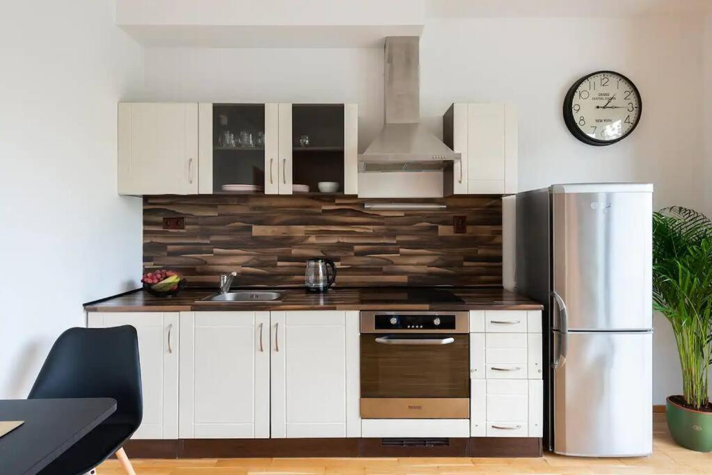 Appartement W/ Free Garage Parking *